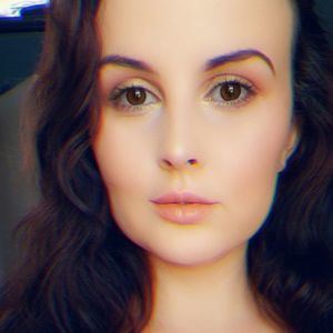 Meet your Posher, Crystal